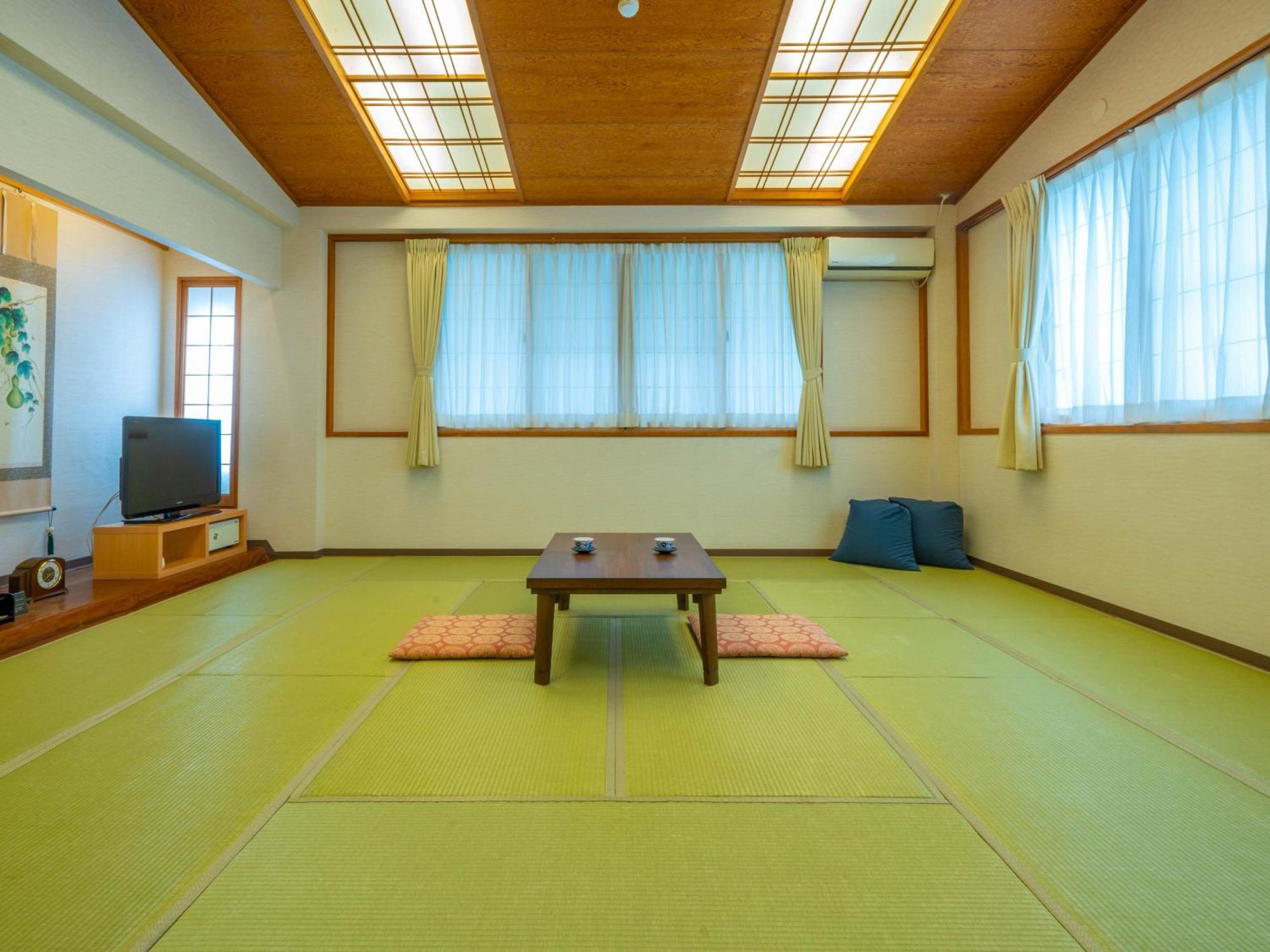 Yawaragi-No-Sato Yadoya Otel Yufu Oda fotoğraf